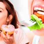 Los peligros de comer rápido: Cómo la ansiedad afecta nuestra alimentación