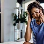 Me levanto con ansiedad: causas y soluciones