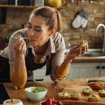 ¿Qué tomar para la ansiedad por comer? Controla tus antojos de forma natural